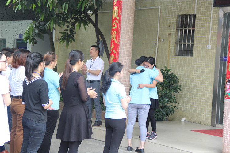 袁瑞芬在分享中用眼淚感動了在場的所有人，滿滿的正能量