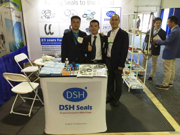 12誠摯的感謝：嘉諾集團雷董、上海嘉諾密封陳總親臨東晟密封展會現(xiàn)場指導(dǎo)工作！