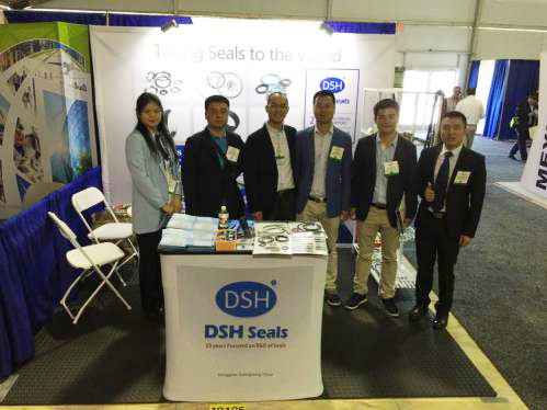 13誠摯的感謝：嘉諾集團雷董、上海嘉諾密封陳總親臨東晟密封展會現(xiàn)場指導(dǎo)工作！