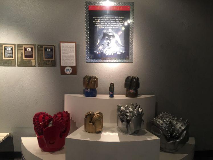 采油利器之十：勘探鉆井采油平臺上專用的：各種鉆具，鉆頭！