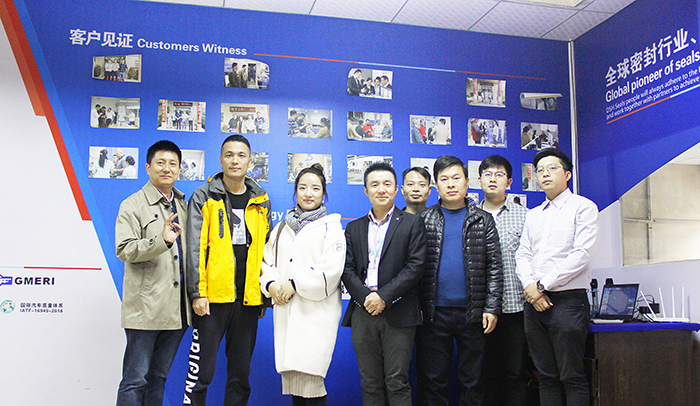 東晟密封公司參加工作指導(dǎo)現(xiàn)場